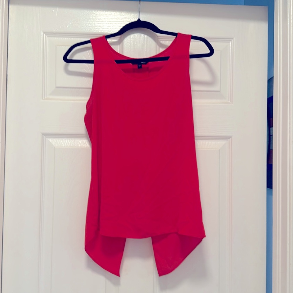 XS Express beautiful coral simply but SEXY top